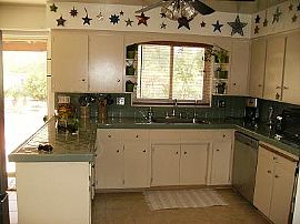 Beautiful AIR CONDITIONED RED BRICK 3 be in Tucson, AZ (Photo 2 of 5)