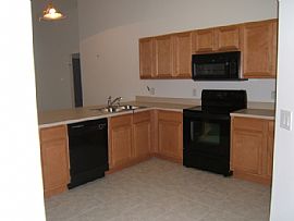 4/3 Home Located in Beautiful Aviana Sub in Davenport, FL (Photo 4 of 6)