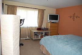 Townhome - 1350 sq ft, 3 br, 2 1/2 bath in Lynnwood, WA (Photo 2 of 6)