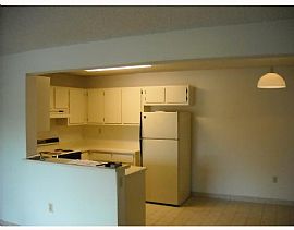 Huge 1BR in Pembroke Pines  in Miami, FL (Photo 2 of 6)
