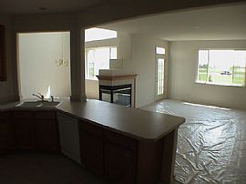 GORGEOUS 3Bd/3bth Townhouse/Fisher Farms in Geneva, IL (Photo 2 of 4)