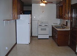 3 bedroom brick house in the city in Cartersville, GA (Photo 2 of 6)