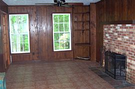 A House in the Woods in Oakton, VA (Photo 6 of 6)