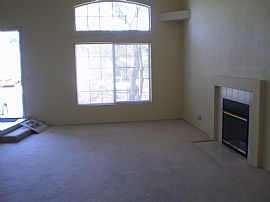 Spacious Townhouse Like New  in Las Vegas, NV (Photo 3 of 3)