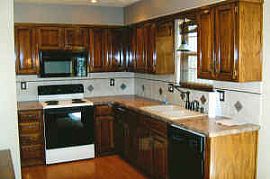 Clean Cozy Great Location in Blue Springs, MO (Photo 3 of 4)