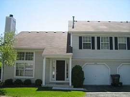 Sparkling with New Carpeting & Fresh Pai in Streamwood, IL