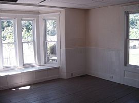 2 BR Includes Heat and Hot Water in Franklin, NH (Photo 2 of 2)