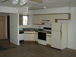 Pets Welcome, Private Yard, Triplex in Mesa, AZ (Photo 2 of 3)