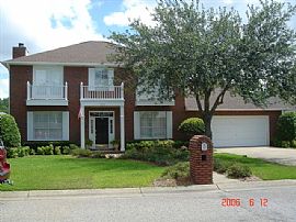 EXECUTIVE POOL HOME IN GREAT LOCATION in Pensacola, FL