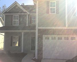 4 bd 2.5 ba house in Golf Community in Fairburn, GA