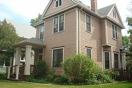 Upper Level Unit in Lynlake Neighborhood in Minneapolis, MN