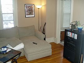 Upper Level Unit in Lynlake Neighborhood in Minneapolis, MN (Photo 6 of 6)