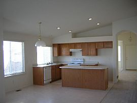 Highlands Ranch-Ranch Style Home for Ren in Highlands Ranch, CO (Photo 5 of 5)