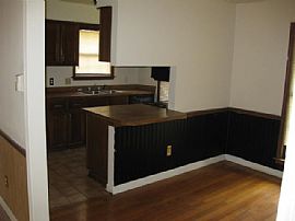 Great Quiet Clean Street-Lease Purchase in Memphis, TN (Photo 3 of 4)