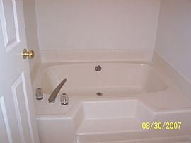 TOWNHOME/DUPLEX CLOSE TO HWYS & SHOPPING! in Acworth, GA (Photo 5 of 6)