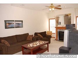 $1250 2BR, 2.5BA Shakopee Townhome - Newly Remodeled Kitchen in Shakopee, MN (Photo 2 of 6)