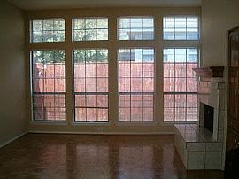 3/2 Centrally Located in North  Dallas in Dallas, TX (Photo 2 of 6)