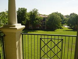 One Bedroom One Bath Third Floor Condo in Orlando, FL (Photo 2 of 6)