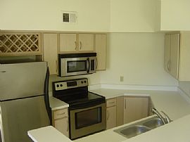 One Bedroom One Bath Third Floor Condo in Orlando, FL (Photo 3 of 6)