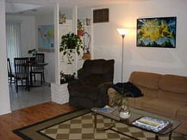 Great family home near schools, parks and beach in Federal Way, WA (Photo 3 of 4)