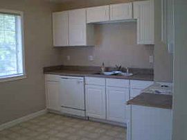 2br - nice 2bd/1ba house in Sacramento, CA (Photo 2 of 2)