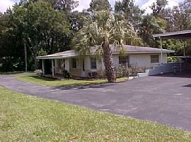 One Bedroom / One Bath Apartment in Dunedin in Dunedin, FL (Photo 3 of 6)