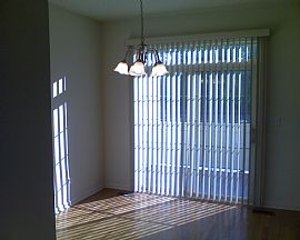 3 Bedroom Townhome near Stevenson High School on Rt 22 in Buffalo Grove, IL (Photo 3 of 6)