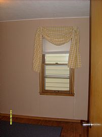 Charming 3BR 1BA house in Minneapolis, MN (Photo 4 of 4)