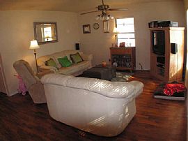 4 Bedroom/2 Bath in East Dallas in Dallas, TX (Photo 3 of 6)