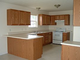 5 year-old 3 bed/2 bath home for rent in Troy, MO (Photo 4 of 5)