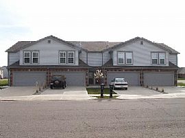 3 Bedroom Townhome 2400 Sq. Ft 2.5 Baths Just off I-75 Piqua Oh in Piqua, OH