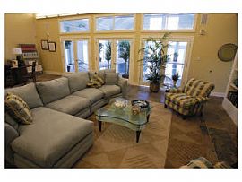 Beautiful Penthouse in North Reading, MA (Photo 2 of 6)