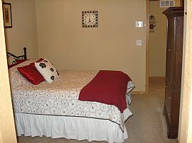 Townhome for Rent near Olathe, KS in Gardner, KS (Photo 4 of 6)