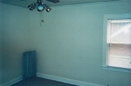 2 bedroom flat in Detroit, MI (Photo 2 of 6)