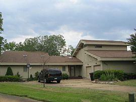 4br - 3,100 sf Waterfront Home Avail July 1st in Virginia Beach, VA