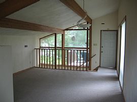 4br - 3,100 sf Waterfront Home Avail July 1st in Virginia Beach, VA (Photo 5 of 6)