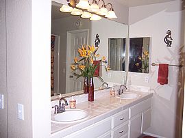 Beautiful Anaheim Historic Colony Townhome in Anaheim, CA (Photo 6 of 6)