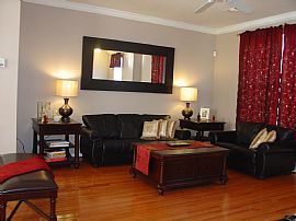 2br Beautiful 3 level end unit townhouse Condo gated community  in Ashburn, VA (Photo 3 of 5)