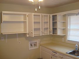 3 Bedroom, wheelchair access, fresh renovation in Atlanta, GA (Photo 2 of 6)