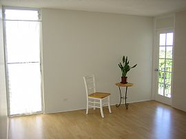 Diamond Head Pualei - 2 Bedroom Bright & Breezy in Honolulu, HI (Photo 4 of 6)