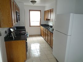 2 Bedroom TownHouse in Des Plaines, IL (Photo 3 of 6)