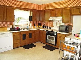 3 BR 2 BA Near NCCU & Southpointe Mall in Durham, NC (Photo 4 of 5)