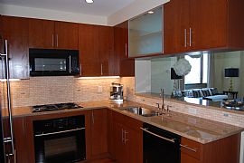 LIVE TRUMP STYLE! SPECIAL RENTAL OFFER! in New Rochelle, NY (Photo 3 of 4)