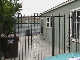 BEAUTIFUL 3 BEDROOM 2 BATH HOME FOR RENT IN COMPTON  in Compton, CA (Photo 3 of 4)
