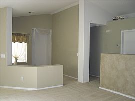 Cozy & Cute!!  Welcome Home to Nice Neighborhood in Avondale, AZ (Photo 2 of 6)