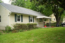 3 bedroom 2 bath single family house in Falls Church, VA