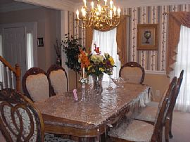 Gorgeous Traditional Home, Nearby Schools, Min. 1 Year Lease in Louisville, KY (Photo 4 of 6)