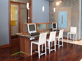 GREAT DEAL ON GORGEOUS 2BED/2BATH MINUTES FROM UPTOWN/DOWNTOWN in Dallas, TX (Photo 3 of 4)