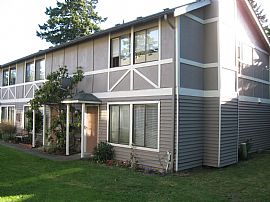 2 bdr 2-1/2 bath townhouse in Shoreline, WA