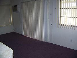 2 bed 1 bath senior area in Hemet, CA (Photo 4 of 6)